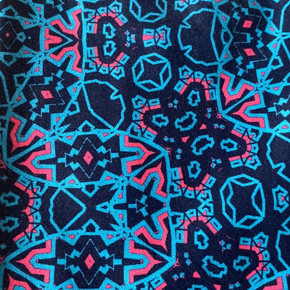 Matching Fabletics Small bra and Medium cropped legging. - Picture 5 of 9